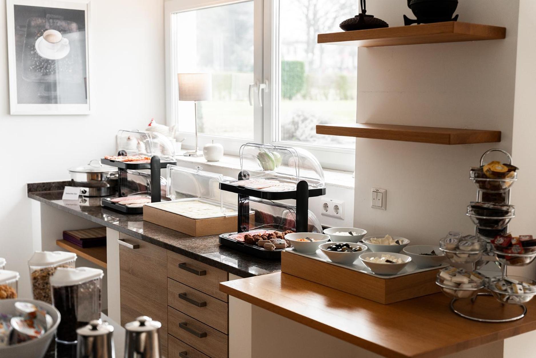 Hotel Vier Jahreszeiten An Der Therme & Kliniken Bad Krozingen Naehe Freiburg & Schwarzwald Ideal Fuer Wellness Kur & Business Ausfluege 24H Check In- Wlan & Parken Gratis Luaran gambar
