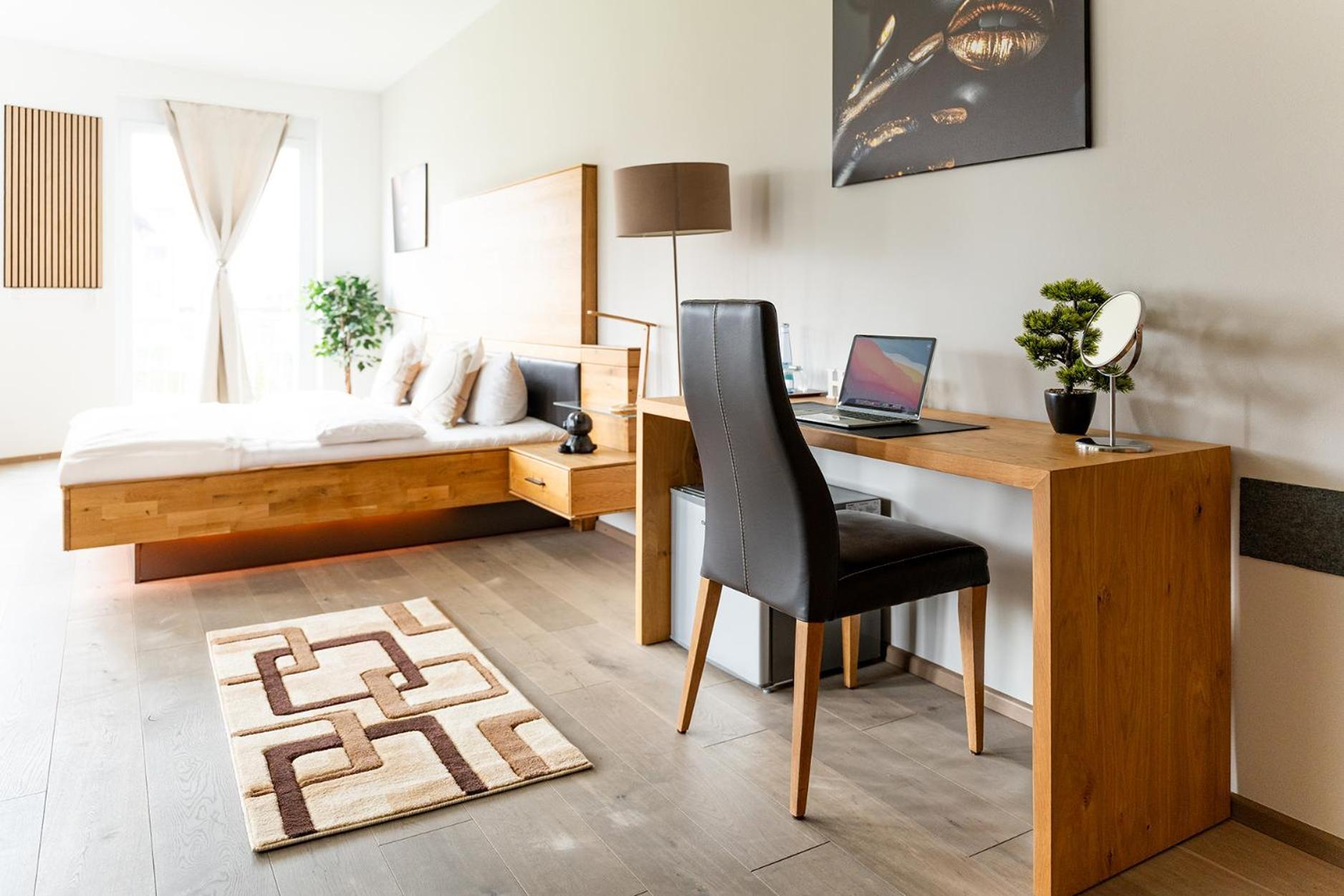 Hotel Vier Jahreszeiten An Der Therme & Kliniken Bad Krozingen Naehe Freiburg & Schwarzwald Ideal Fuer Wellness Kur & Business Ausfluege 24H Check In- Wlan & Parken Gratis Luaran gambar