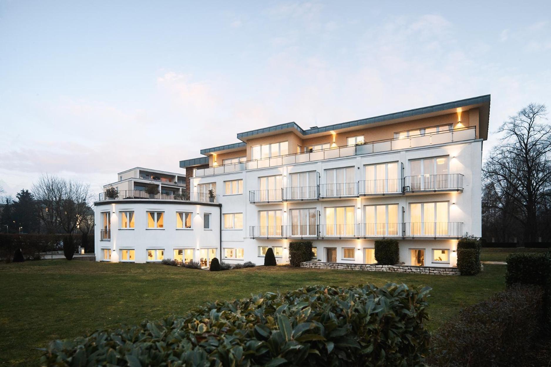 Hotel Vier Jahreszeiten An Der Therme & Kliniken Bad Krozingen Naehe Freiburg & Schwarzwald Ideal Fuer Wellness Kur & Business Ausfluege 24H Check In- Wlan & Parken Gratis Luaran gambar