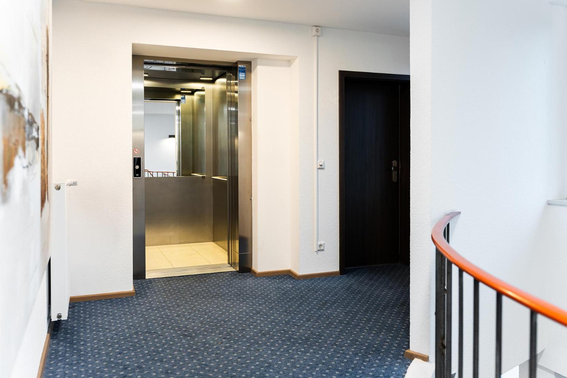 Hotel Vier Jahreszeiten An Der Therme & Kliniken Bad Krozingen Naehe Freiburg & Schwarzwald Ideal Fuer Wellness Kur & Business Ausfluege 24H Check In- Wlan & Parken Gratis Luaran gambar
