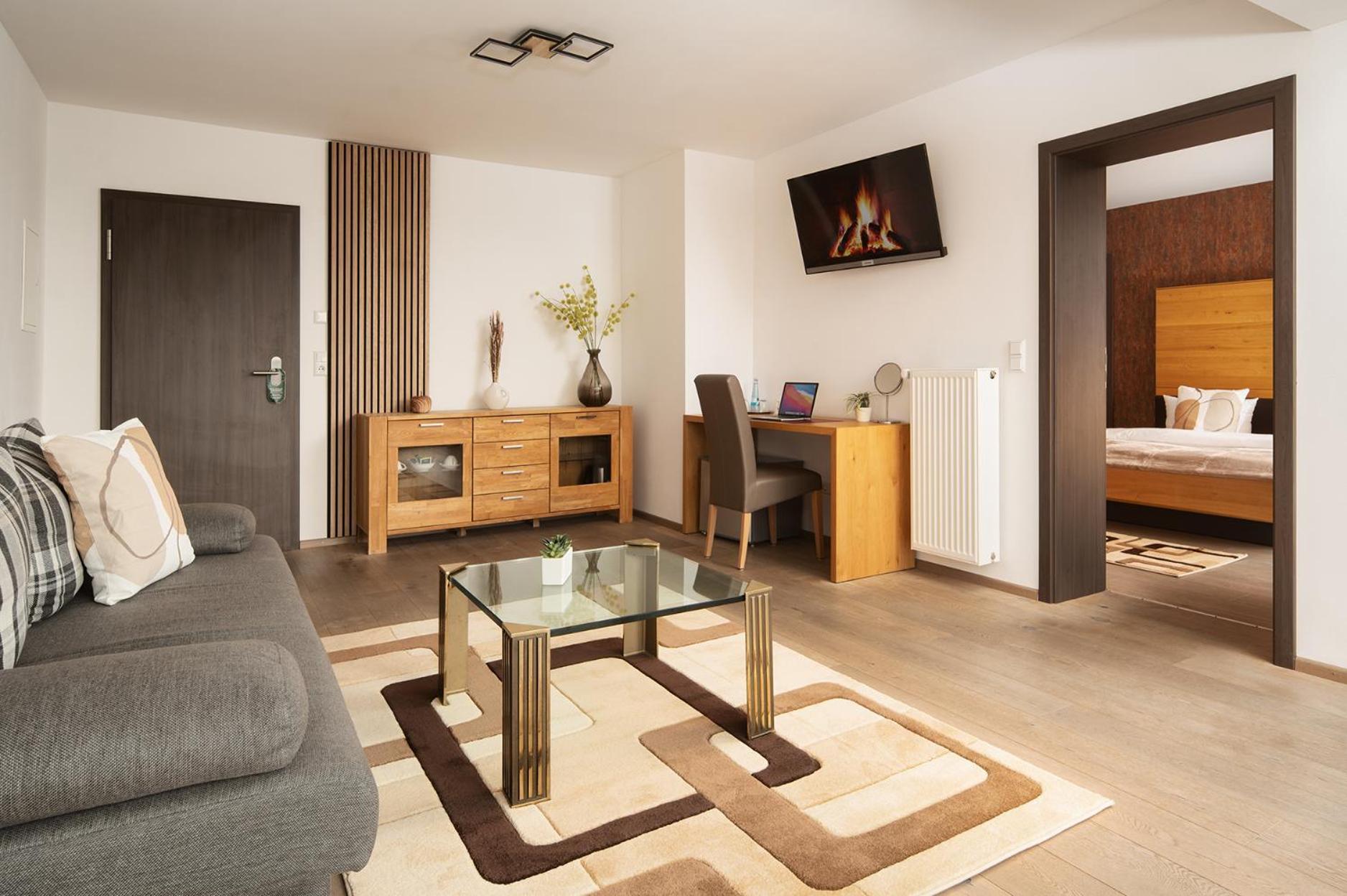 Hotel Vier Jahreszeiten An Der Therme & Kliniken Bad Krozingen Naehe Freiburg & Schwarzwald Ideal Fuer Wellness Kur & Business Ausfluege 24H Check In- Wlan & Parken Gratis Luaran gambar