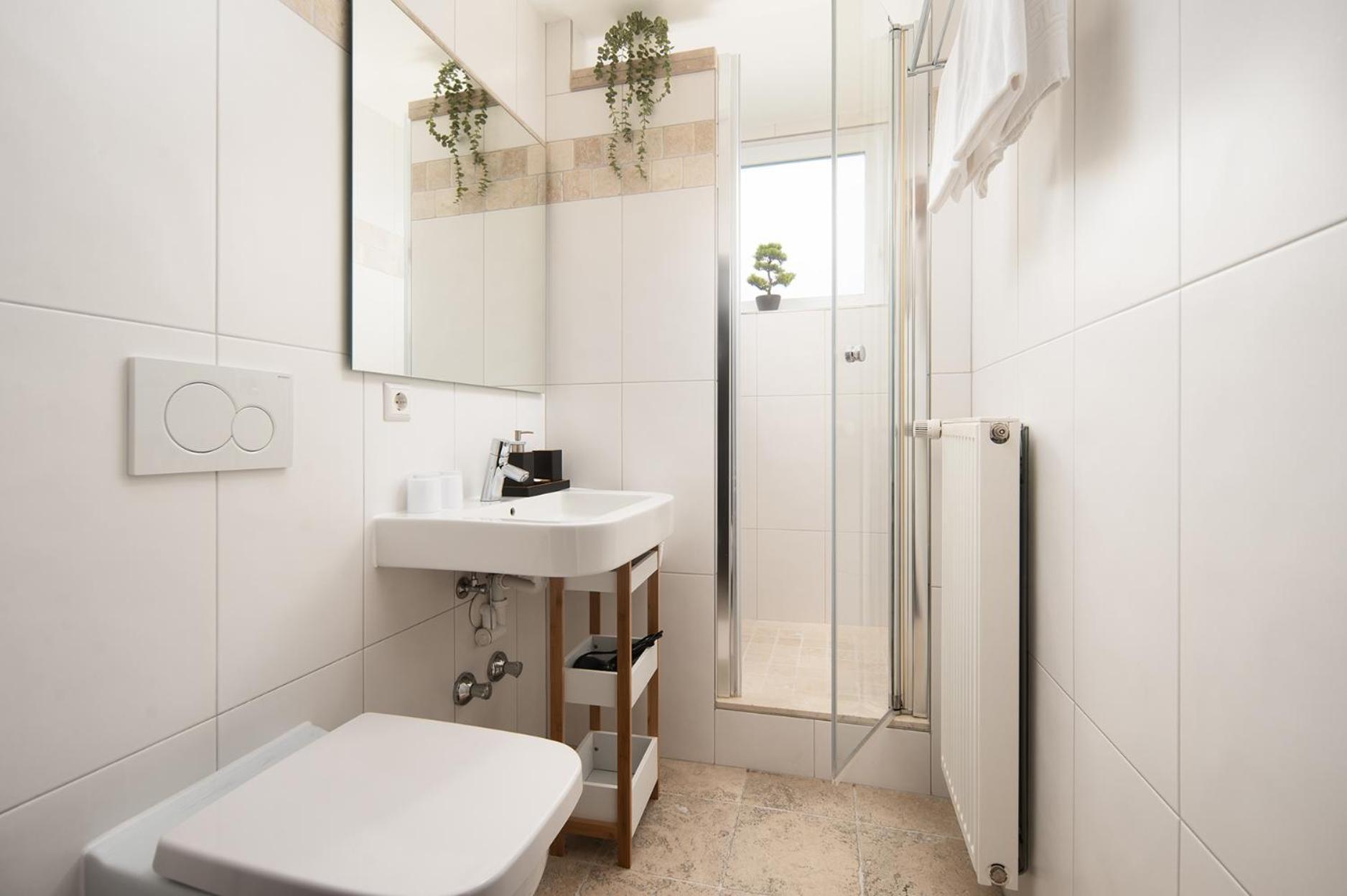 Hotel Vier Jahreszeiten An Der Therme & Kliniken Bad Krozingen Naehe Freiburg & Schwarzwald Ideal Fuer Wellness Kur & Business Ausfluege 24H Check In- Wlan & Parken Gratis Luaran gambar